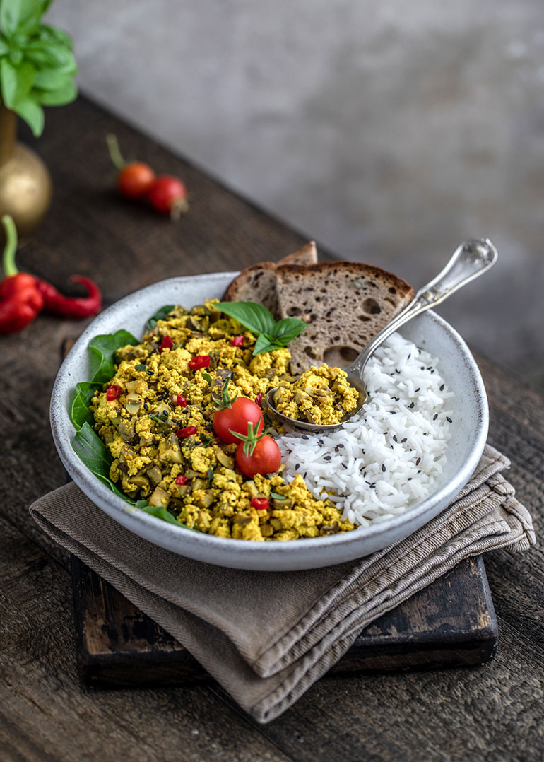 Easy Tofu Scramble with Mushrooms