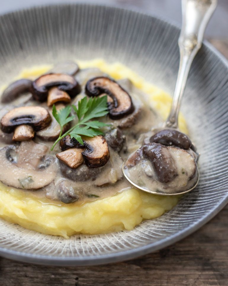 Easy Vegan Mushroom Stroganoff